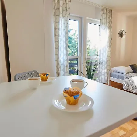 Regem Plonska 아파트 바르샤바